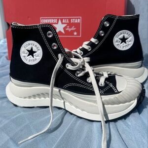NWT Converse Platform Shoes